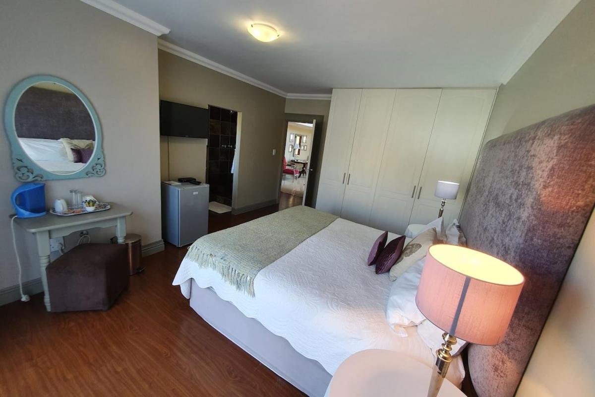 Alabaster Box Guesthouse Langebaan Exterior photo