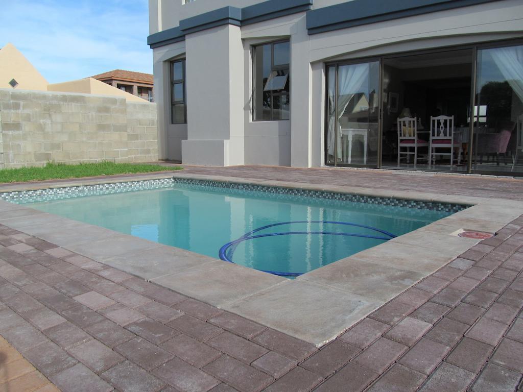 Alabaster Box Guesthouse Langebaan Exterior photo