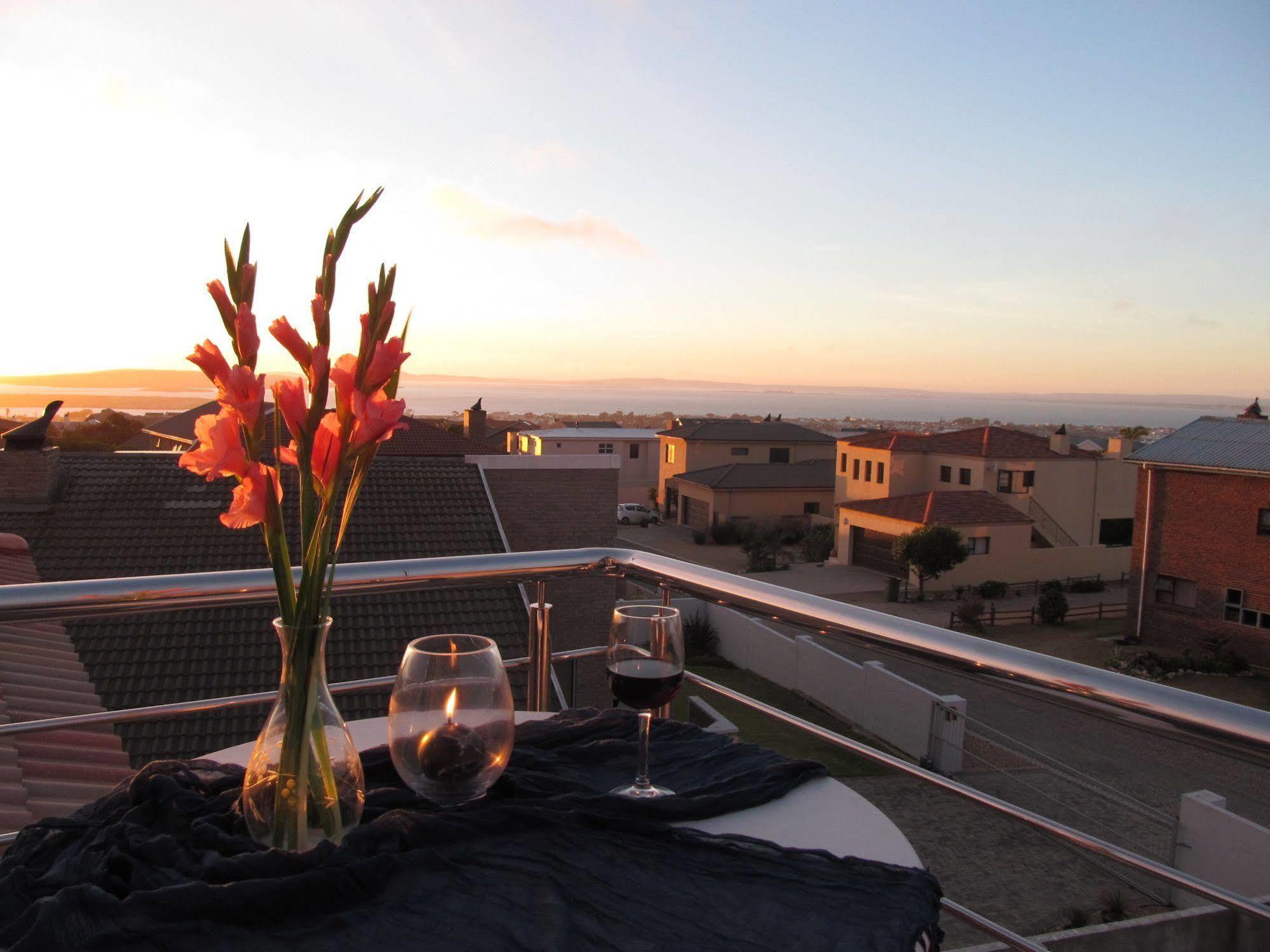 Alabaster Box Guesthouse Langebaan Exterior photo