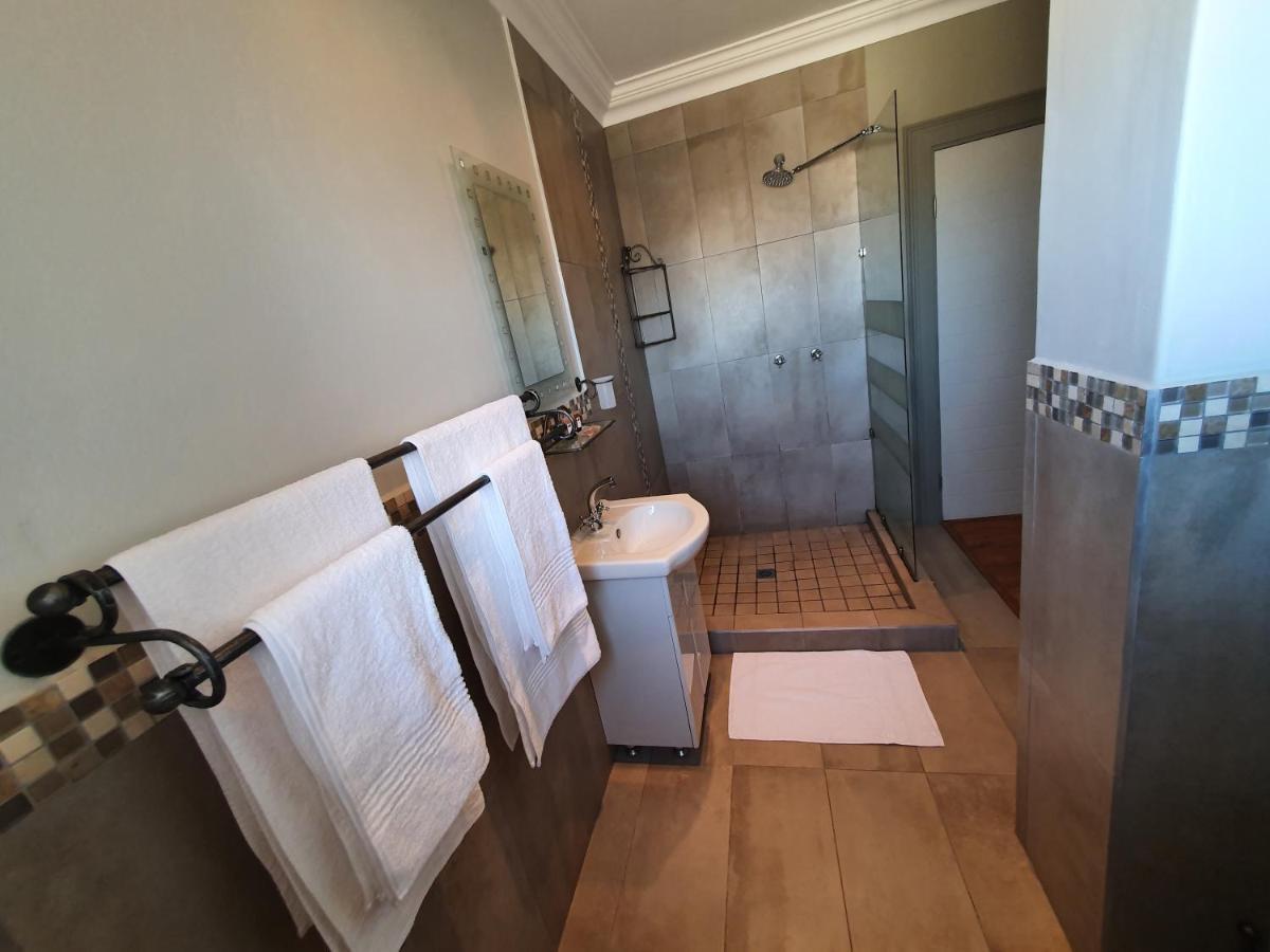 Alabaster Box Guesthouse Langebaan Exterior photo